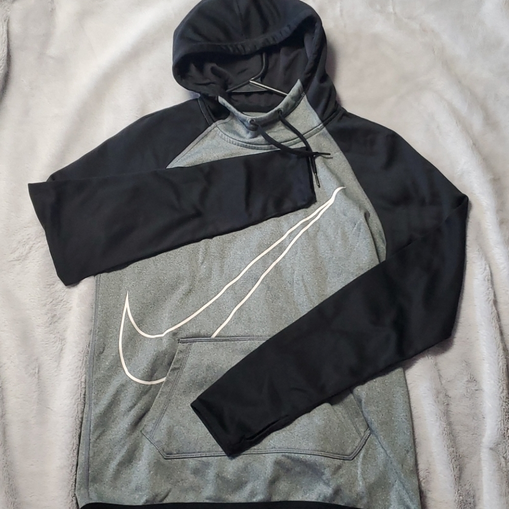 Nike dri-fit sweatshirt